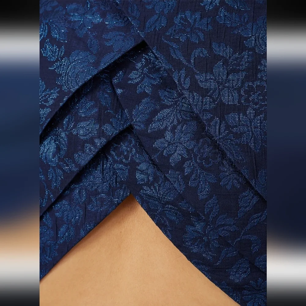 ❗️LOVE BY THIA BLU DRESS - Picture 7 of 8